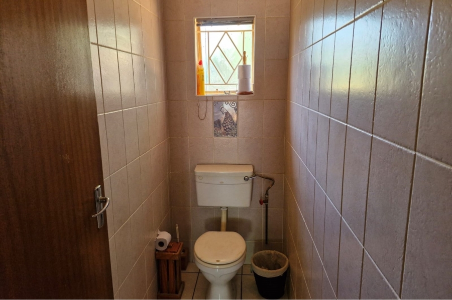 4 Bedroom Property for Sale in Roosheuwel North West